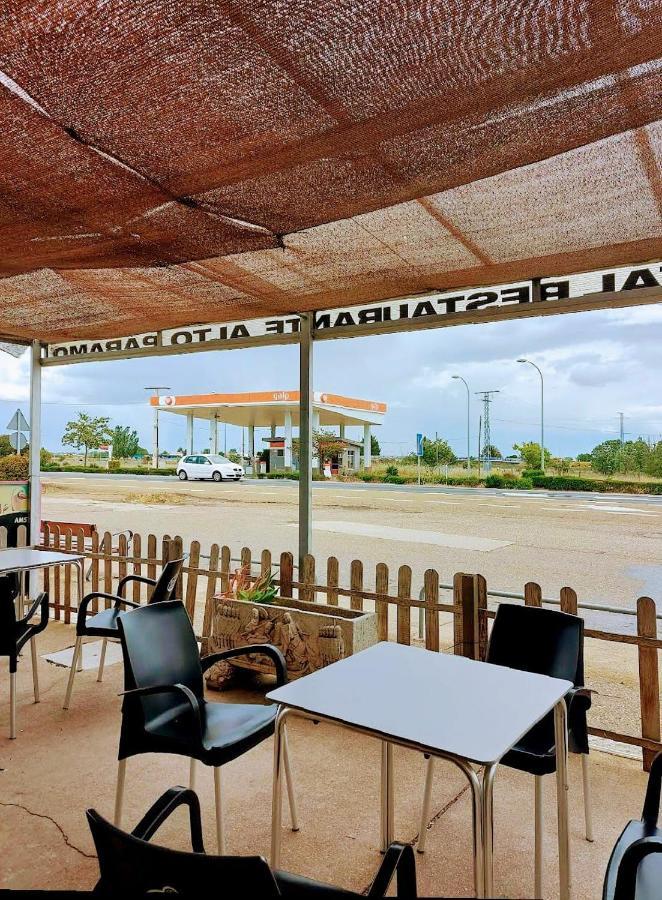 Hostal Alto Páramo Villadangos del Páramo Esterno foto